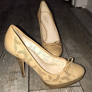 Coach leather heels with bow detail